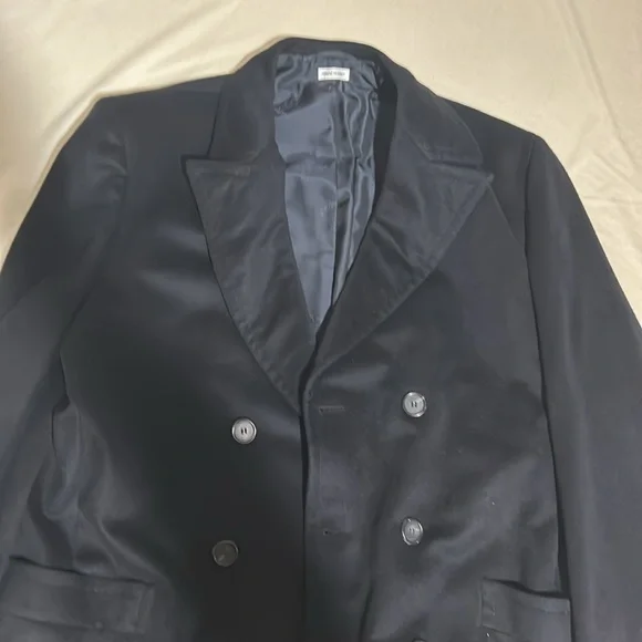 Selling - Picture 2 of 6